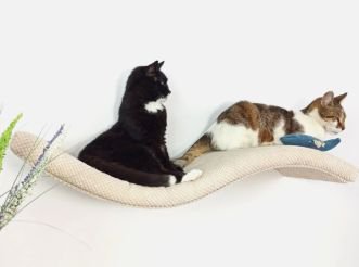 Cat's Atelie Wisząca półka na ścianę dla kota w kształcie fali. Spód w kolorze ciemnego pastelowego różu 95cm 